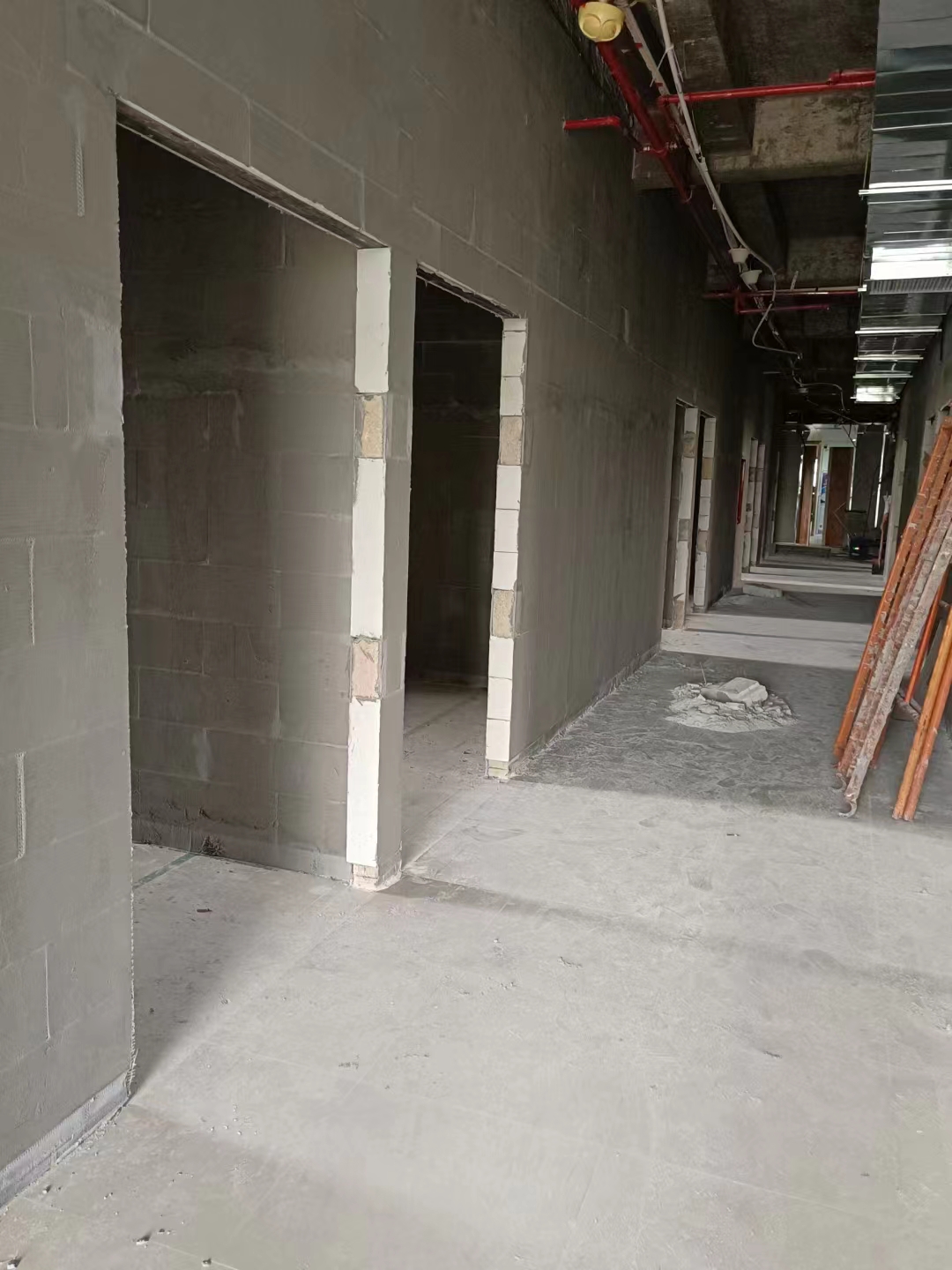 轻质砖隔墙墙体施工场景